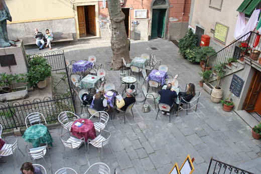 corniglia la piazzetta